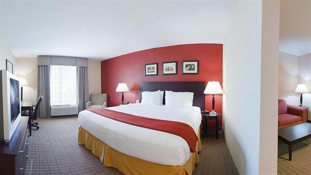 Holiday Inn Express & Suites East Wichita I-35 Andover By Ihg Екстериор снимка