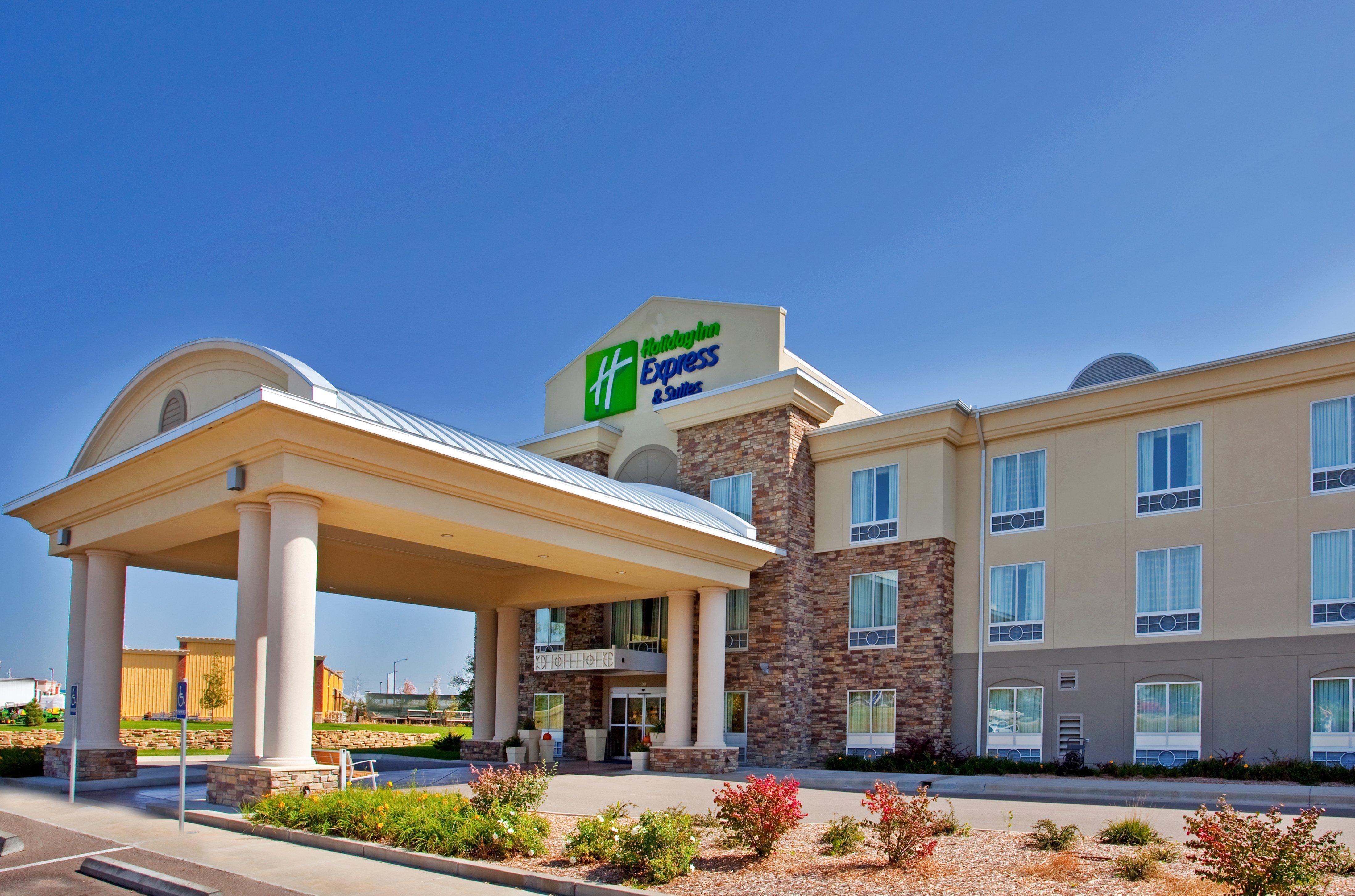 Holiday Inn Express & Suites East Wichita I-35 Andover By Ihg Екстериор снимка