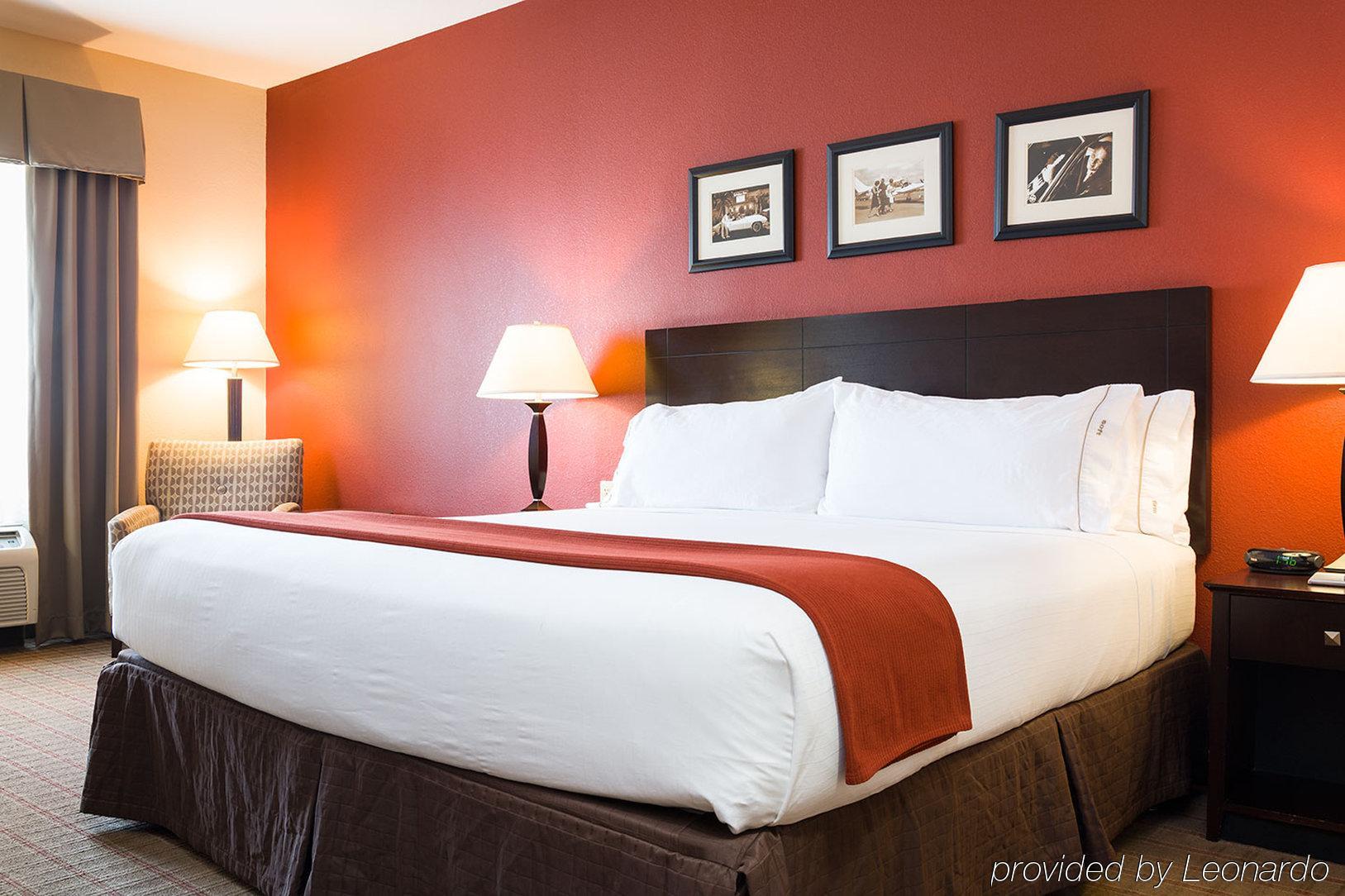 Holiday Inn Express & Suites East Wichita I-35 Andover By Ihg Екстериор снимка