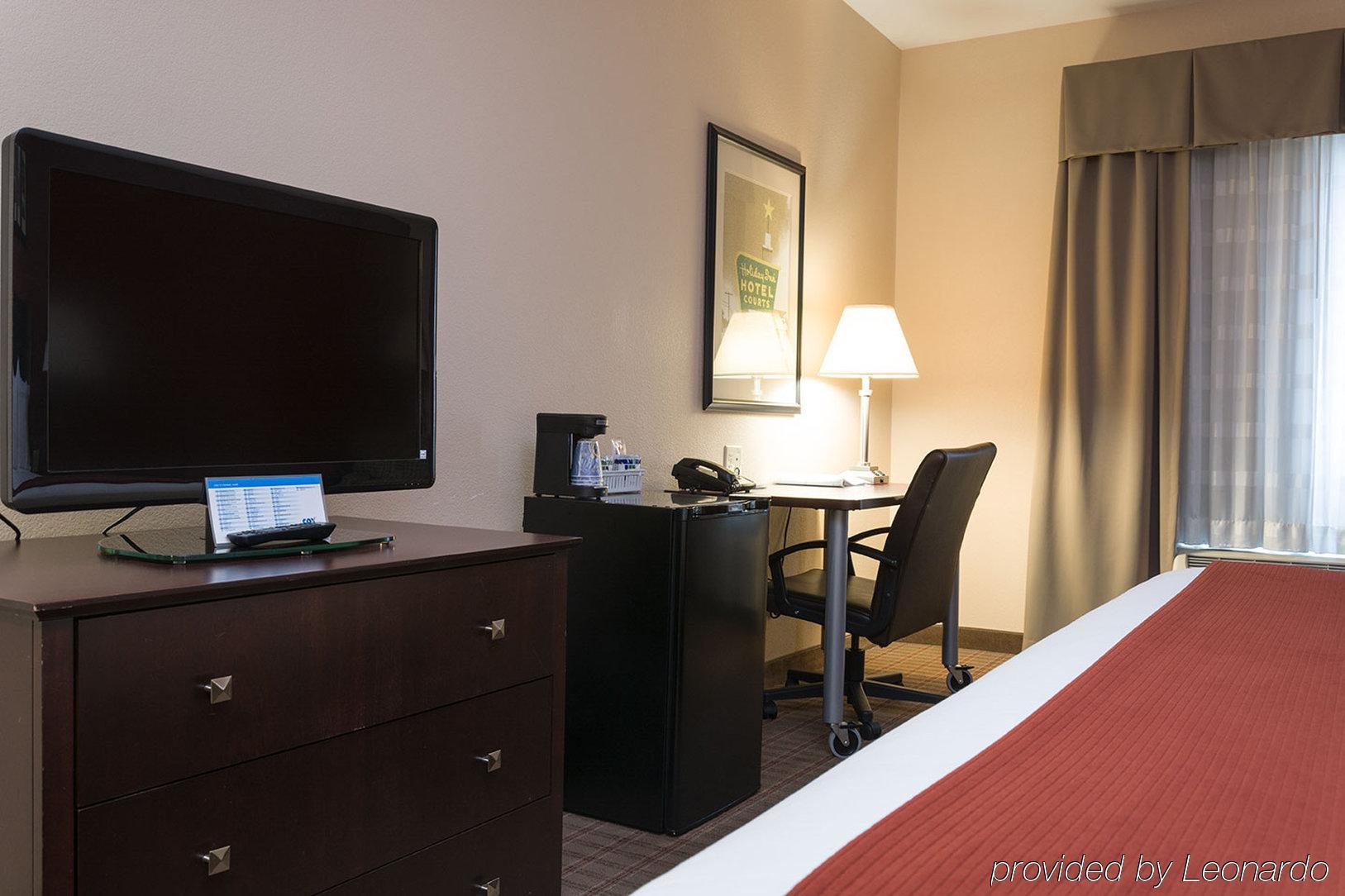Holiday Inn Express & Suites East Wichita I-35 Andover By Ihg Екстериор снимка