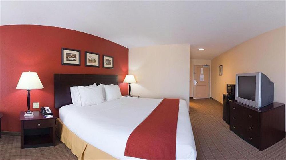 Holiday Inn Express & Suites East Wichita I-35 Andover By Ihg Екстериор снимка