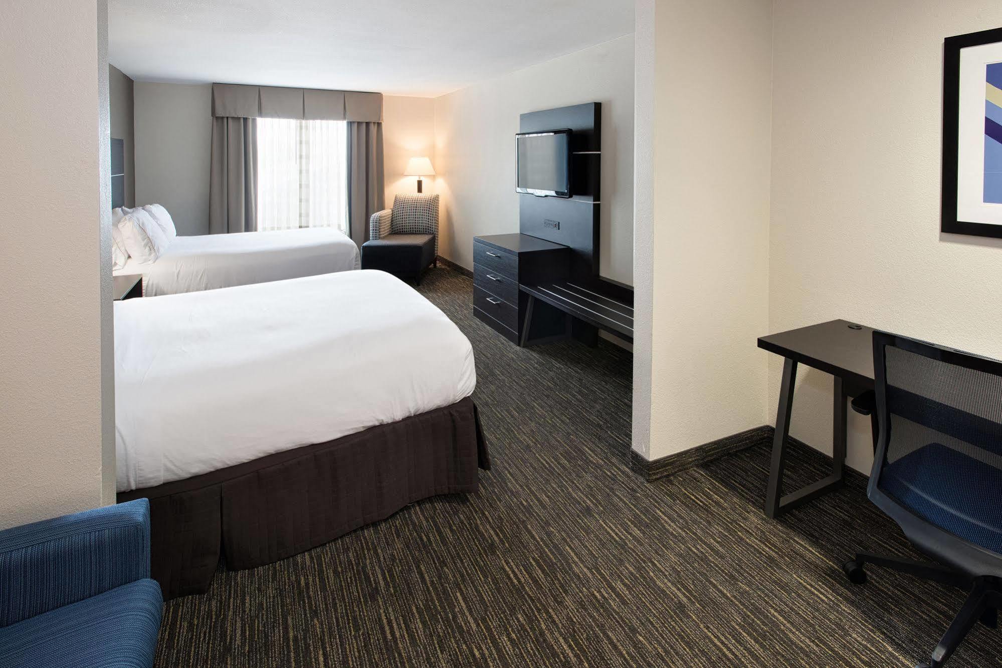 Holiday Inn Express & Suites East Wichita I-35 Andover By Ihg Екстериор снимка