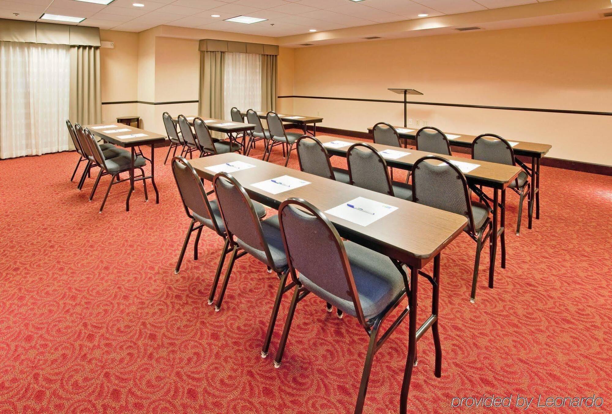Holiday Inn Express & Suites East Wichita I-35 Andover By Ihg Екстериор снимка